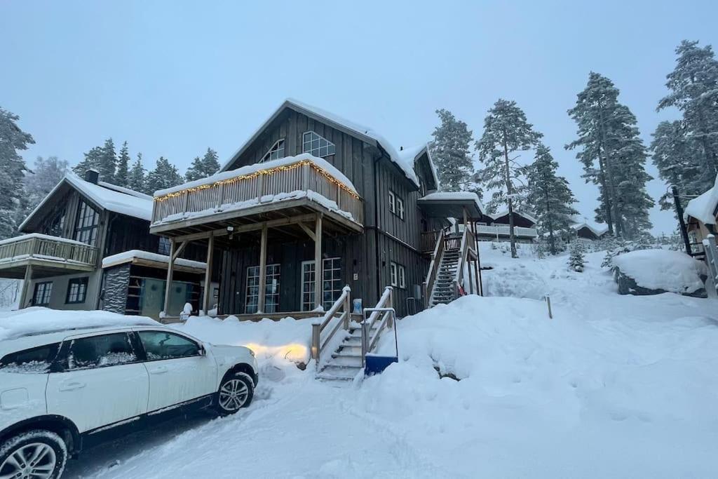 Modern Stuga Med Ski Lodge Kaensla Jarvso Bagian luar foto