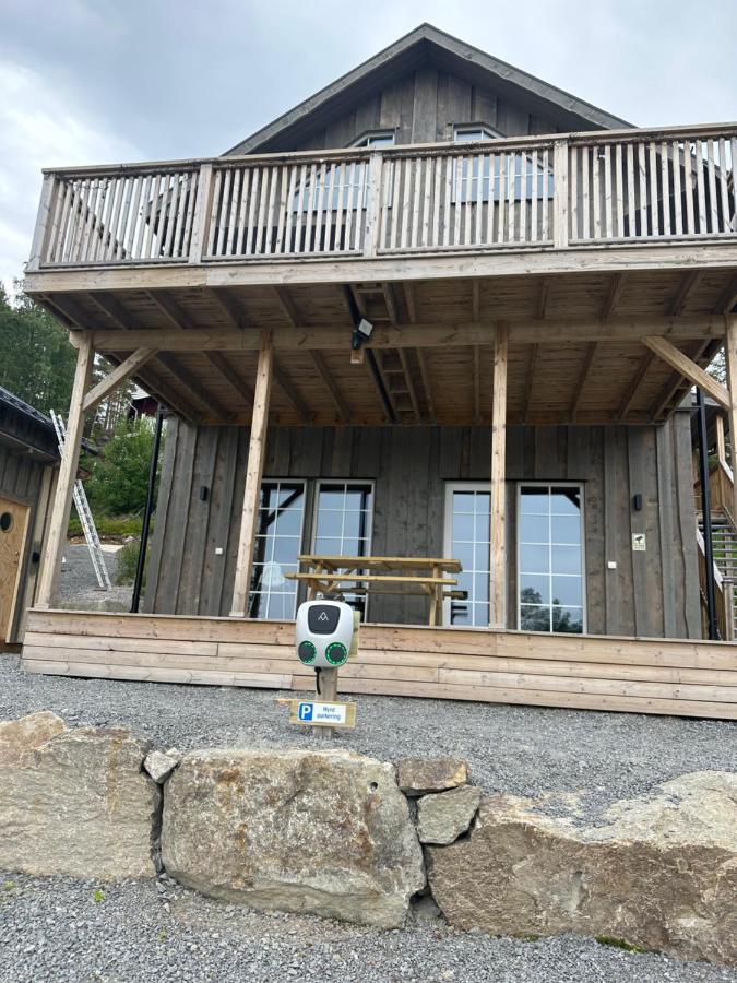 Modern Stuga Med Ski Lodge Kaensla Jarvso Bagian luar foto